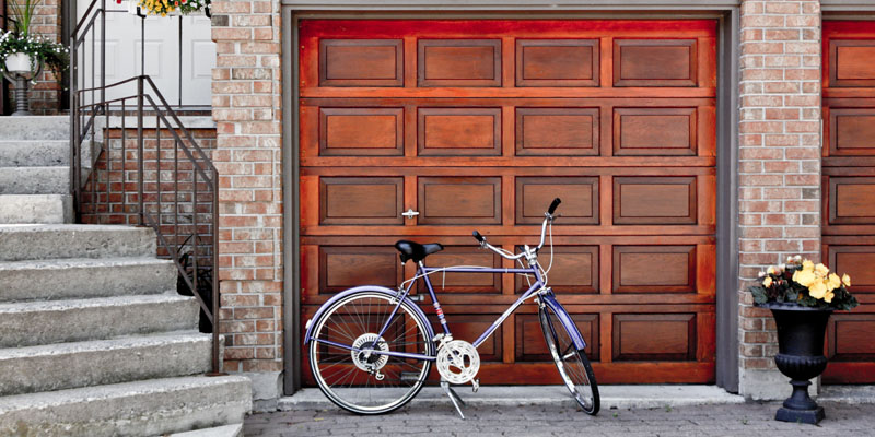 menuiserie extérieur avec porte de garage